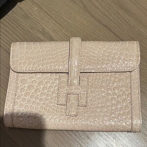 Elegant Cream Crocodile-Embossed Clutch